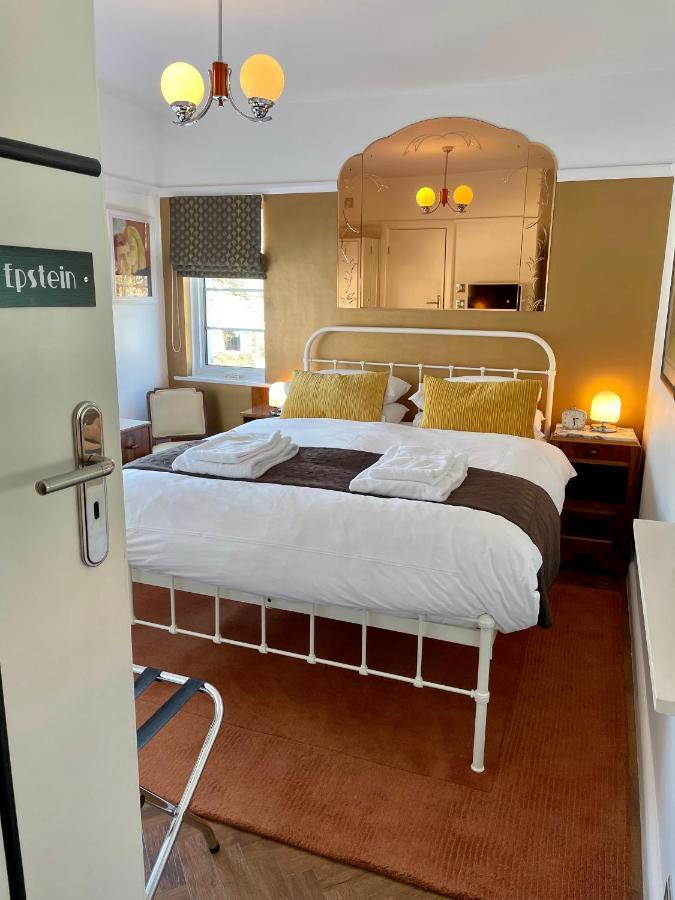 Milvil Bed & Breakfast Госпорт Екстериор снимка